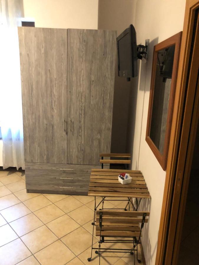 Il Gatto E La Volpe Hotell Avigliana Eksteriør bilde